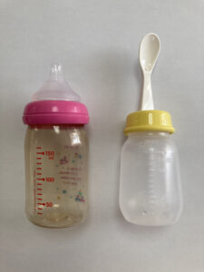 baby-bottle-spoon